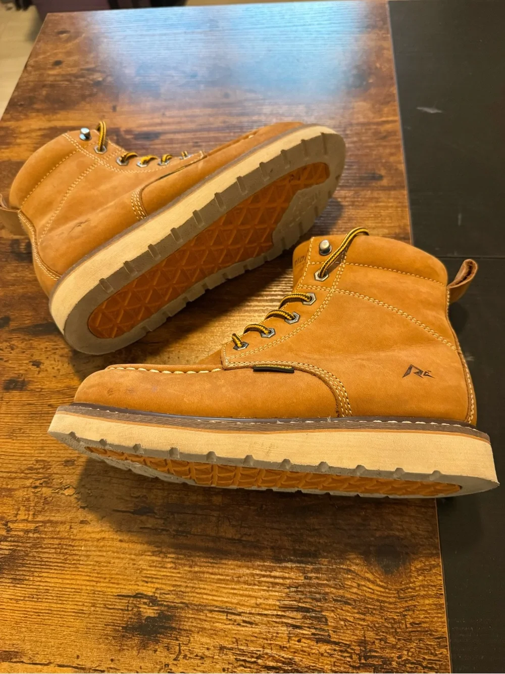 Ridgecut Women's Leather waterproof boot size 8.0, never used but stored no box